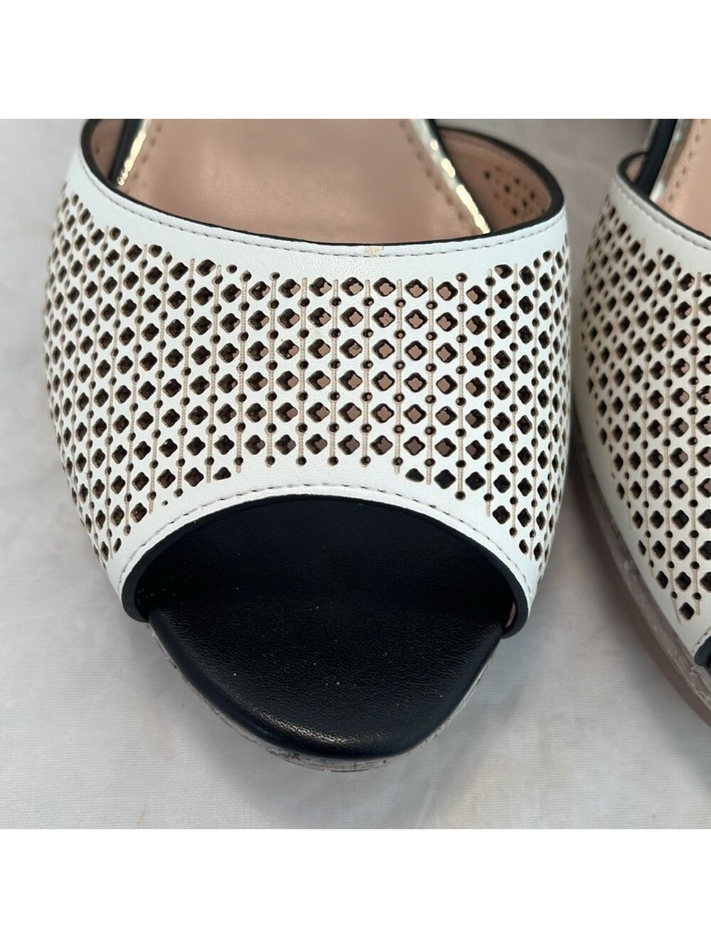 Azura Liefde Off White Wedge Sandal - Picture 7 of 16